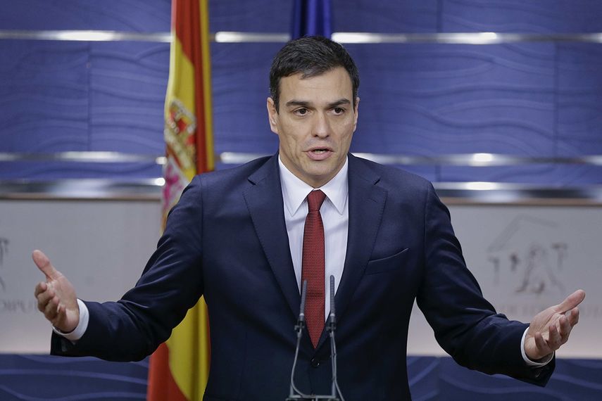 El líder del Partido Popular (PP), la fuerza más votada en esos comicios, declinó el 22 de enero el ofrecimiento del rey para presentarse a la investidura al no contar con el apoyo suficiente para ganar la votación. (EFE)
