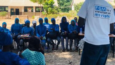 La mutilaci&oacute;n genital femenina cuesta&nbsp;unos&nbsp;$1.400 millones al a&ntilde;o en tratamientos. La embajadora de ONU Mujeres Jaha Dukure, v&iacute;ctima de esta pr&aacute;ctica, recuerda que tiene consecuencias de por vida e irreversibles.