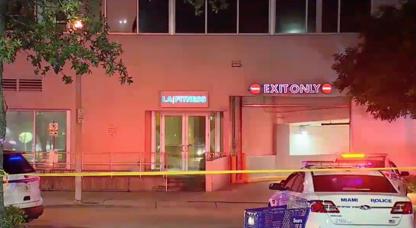 Todo parece indicar que el paquete era una caja de seguridad de color metálico.