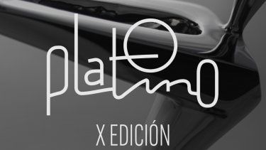 La creación del cartel oficial de la décimo edición de Premios Platino estuvo a cargo del artista español Javier Mariscal.&nbsp; &nbsp;