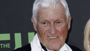 En esta foto de archivo del 30 de agosto de 2009, el actor y comediante Orson Bean arriba a la entrega de los Emmy en Los &Aacute;ngeles.&nbsp; 