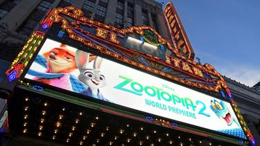 Vista de la marquesina durante el estreno mundial de la película Zootopia 2 en el Teatro El Capitán el 13 de noviembre de 2025 en Los Ángeles, California.&nbsp;