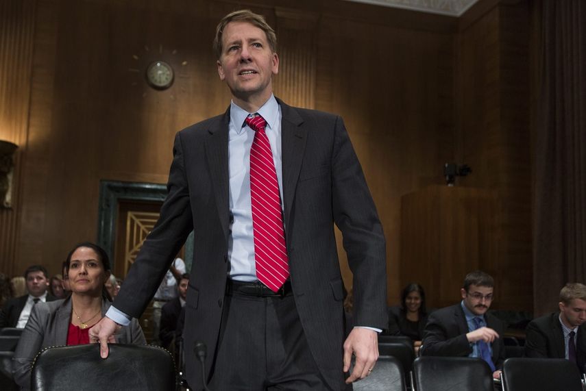 El director de la Oficina de Protección del Consumidor Financiero (CFPB), Richard Cordray, anunció hoy que dejará el cargo a finales de mes, tras seis años al frente de una agencia creada tras la aguda crisis de 2008-10 y que ha sido muy criticada por el presidente Donald Trump.