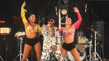 Cache Music fue una de las estrellas que participaron en el tributo al merenguero Johnny Ventura.