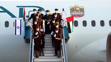Un avión de la aerolínea emiratí Etihad Airways se convirtió &nbsp;este lunes en el primer vuelo de pasajeros de este país del Golfo que aterriza en Israel, luego de la normalización de relaciones con el apoyo de Estados Unidos.