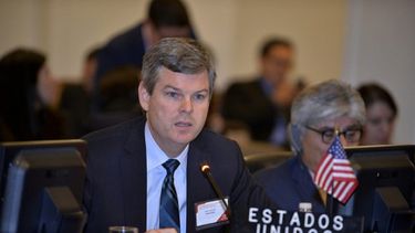 El representante interino de Estados Unidos en la Organización de Estados Americanos (OEA), Kevin Sullivan, rechazó la acusación del presidente Maduro.