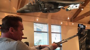 La audiencia del actor de Terminator esta semana fue de 4.9 millones de telespectadores, frente a los 18.5 millones del primer episodio con Trump en 2004.