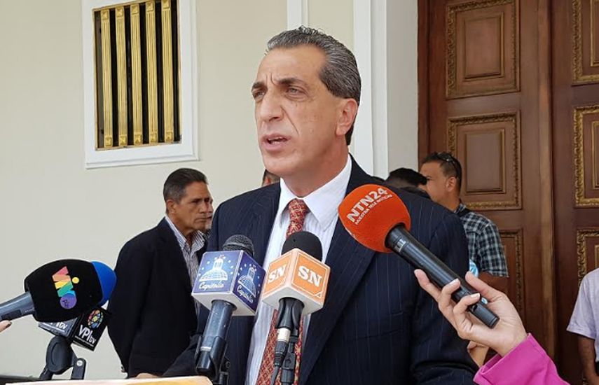 Biagio Pilieri, diputado del grupo parlamentario opositor 16 de Julio.