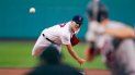 El abridor Nick Pivetta lanza por los medias Rojas de Boston en el primer inning del partido frente a los Mellizos de Minnesota, en el Fenway Park de Boston, el miércoles 25 de agosto de 2021 El abridor Nick Pivetta lanza por los medias Rojas de Boston en el primer inning del partido frente a los Mellizos de Minnesota, en el Fenway Park de Boston, el miércoles 25 de agosto de 2021