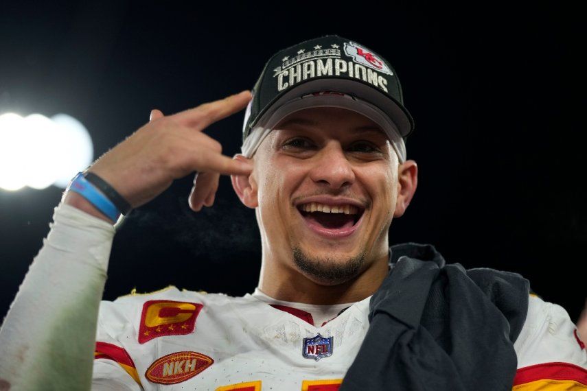 Patrick Mahomes, quarterback de los Chiefs de Kansas City, festeja la victoria en la final de la Conferencia Americana ante los Ravens de Baltimore, el domingo 28 de enero de 2024. Ahora buscará otro campeonato del Super Bowl