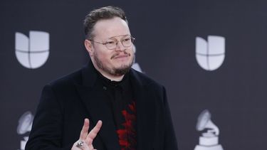 Leonel García llega a la 20 entrega anual de los Latin Grammy en Las Vegas en esta foto del 14 de noviembre del 2019. García lanzó el álbum Amor pasado.