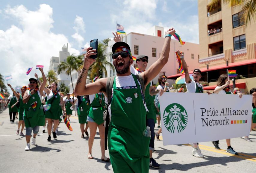 Desfile gay auspiciado por Starbucks en Miami Beach el 7 de abril del 2019.&nbsp;