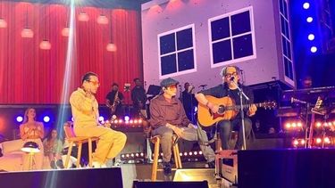 Servando Primera y Florentino Primera, en compañía de Yasmil Marrufo.&nbsp;