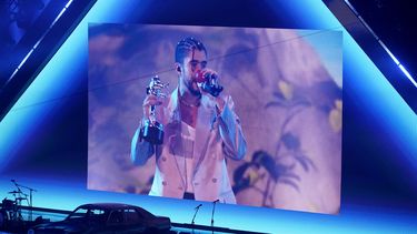 Bad Bunny recibe de forma remota el premio al Artista del año en los MTV MTV Video Music Awards (VMAs) en el Prudential Center el domingo 28 de agosto de 2022 en Newark, Nueva Jersey. La edición 2023 publicó la lista de nominados.