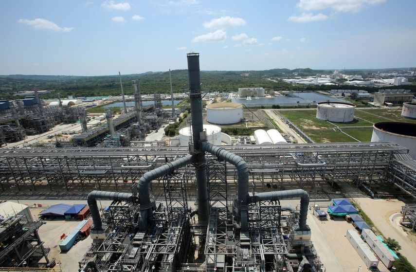 Vista general de las instalaciones de la Refinería de Cartagena (Reficar) en Cartagena, Colombia.
