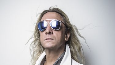 El presentador y actor argentino Javier Ceriani busca exponer en su programa la otra cara de las noticias del espectáculo. 