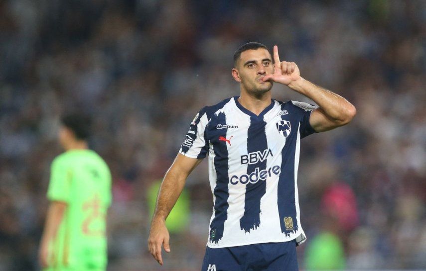 El atacante argentino German Berterame, en ese entonces de Rayados de Monterrey, celebra luego de anotar un gol, el 21 de octubre de 2025.