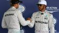 Hamilton (derecha) tratará de evitar en México que su compañero de equipo Nico Rosberg (izquierda) logre asegurar su primer título en Fórmula 1&nbsp;