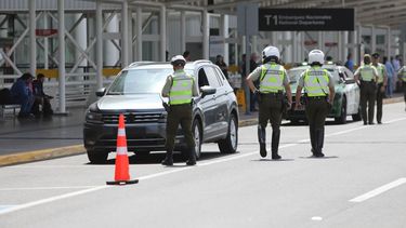 Carabineros de Chile en el Aeropuerto de Santiago
