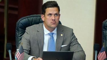 Representante estatal republicano Joe Harding, Florida, inculpado por mentir al fondo de ayuda federal.