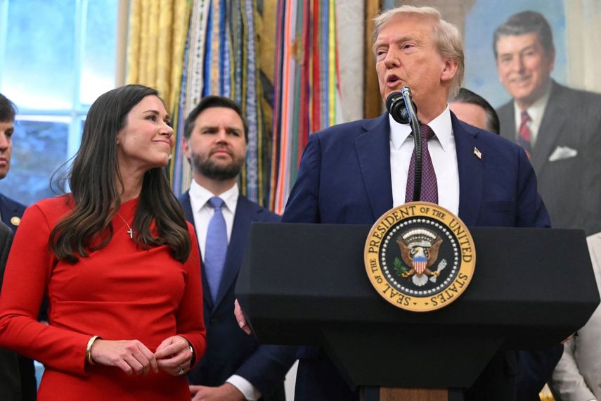 El presidente Donald J. Trump habla en la Casa Blanca.