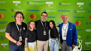 Carlos Parra, Nata Suu, Marcus Carmo, MasterCard Latinoamérica, Mónica Rojas, moderador, y Héctor Zamora, SpaceArt.&nbsp; &nbsp;