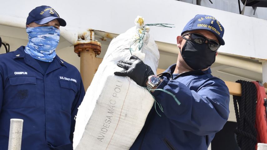 Droga incautada en aguas del Caribe.