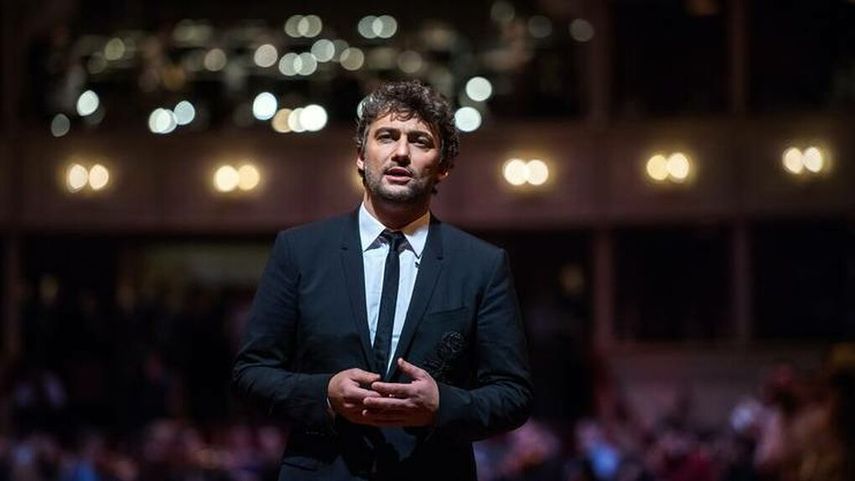 El jueves por la noche, Kaufmann actuó junto con Anna Netrebko en la Ópera de Londres en una reposición de la La forza del destino de Verdi.