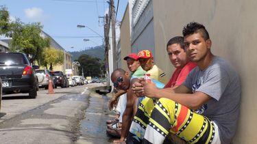 Vista de un grupo de cubanos en&nbsp;Puerto España, Trinidad y Tobago.