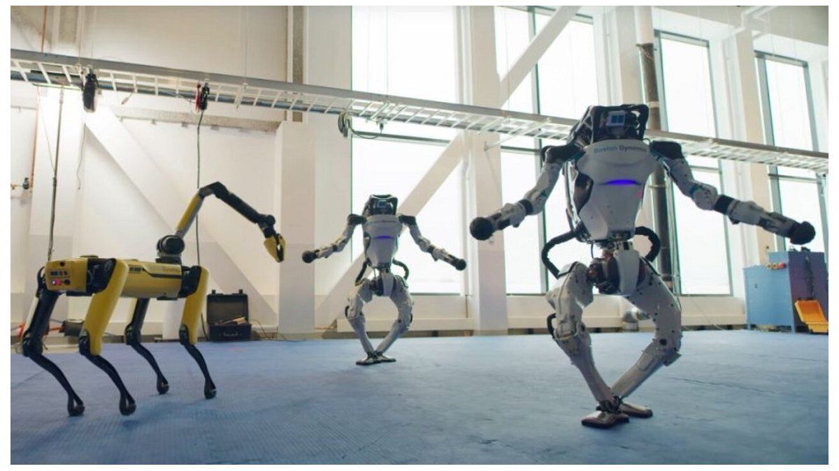 Se Hace Viral Video De La Danza De Robots Para Recibir El 2021