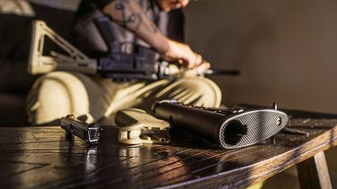 El porte de armas de fuego continúa siendo polémico.