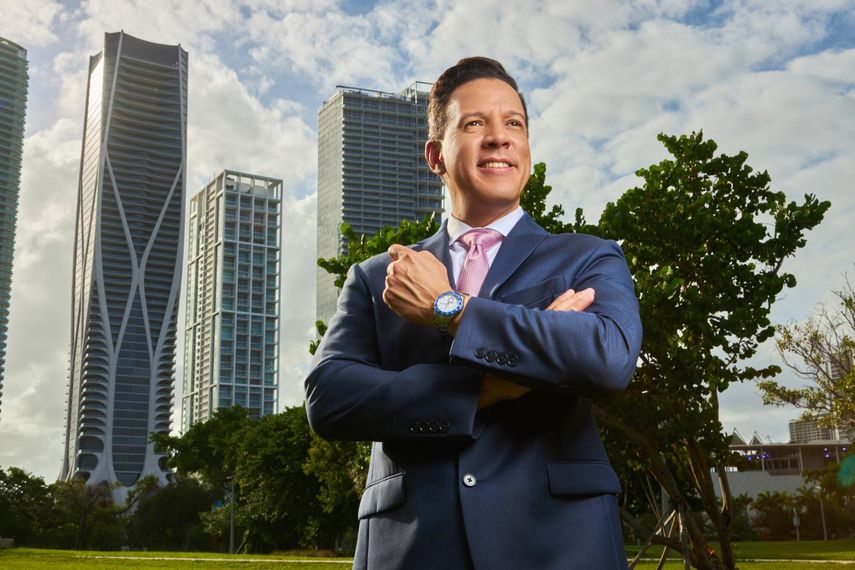 Eoliberth Suárez, experto en seguros de salud.