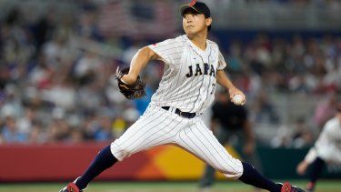 El pitcher japonés, Shota Imanaga, lanza ante Estados Unidos en la final del Clásico Mundial de Béisbol, el martes 21 de marzo de 2023, en Miami.&nbsp;