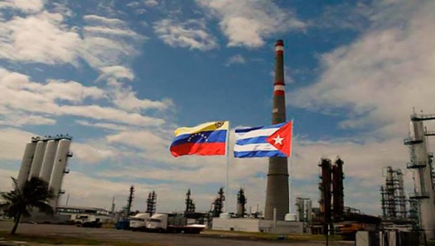 Venezuela reduce un 40% el envío de barriles de petróleo a Cuba