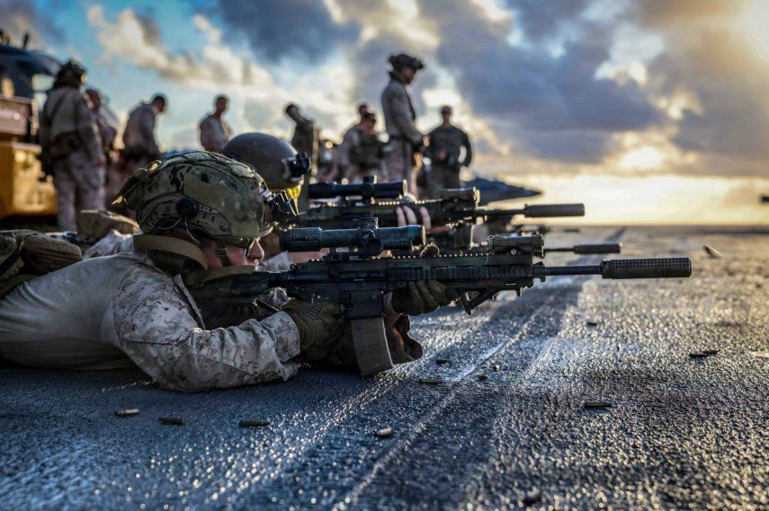 Infantes de la marina&nbsp;del&nbsp;22.º Batallón Expedicionario realizaron operaciones con fuego&nbsp;real&nbsp;a bordo de embarcaciones en el&nbsp;mar Caribe, como parte de una serie de maniobras militares destinadas a fortalecer la seguridad regional y combatir el narcotráfico.