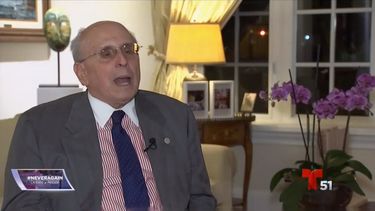 El alcalde de Coral Gables, Raúl Valdés-Fauli, durante la entrevista con Telemundo.
