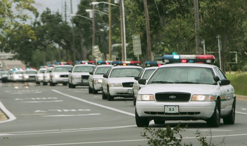 La Policía dijo que un estudiante había sido detenido y luego se levantó el código rojo.