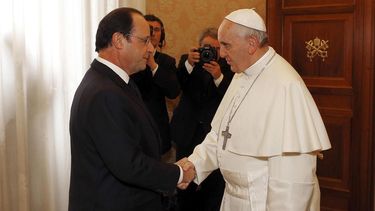 La Presidencia gala no destacó en su comunicado si durante su viaje a la capital italiana, Hollande mantendrá igualmente una reunión con miembros del Ejecutivo italiano