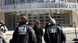 Oficiales de la DEA llegan al tribunal de distrito de EEUU, distrito este de la ciudad de Nueva York, el 28 de febrero de 2025. &nbsp;