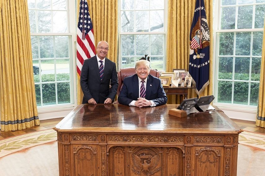 El excomisario venezolano Iv&aacute;n Simonovis y el presidente estadounidense, Donald Trump.