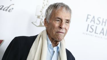 El compositor Burt Bacharach asiste a la gala del Festival de Cine de Newport Beach 2016 en Newport Beach, California el 23 de abril de 2016.