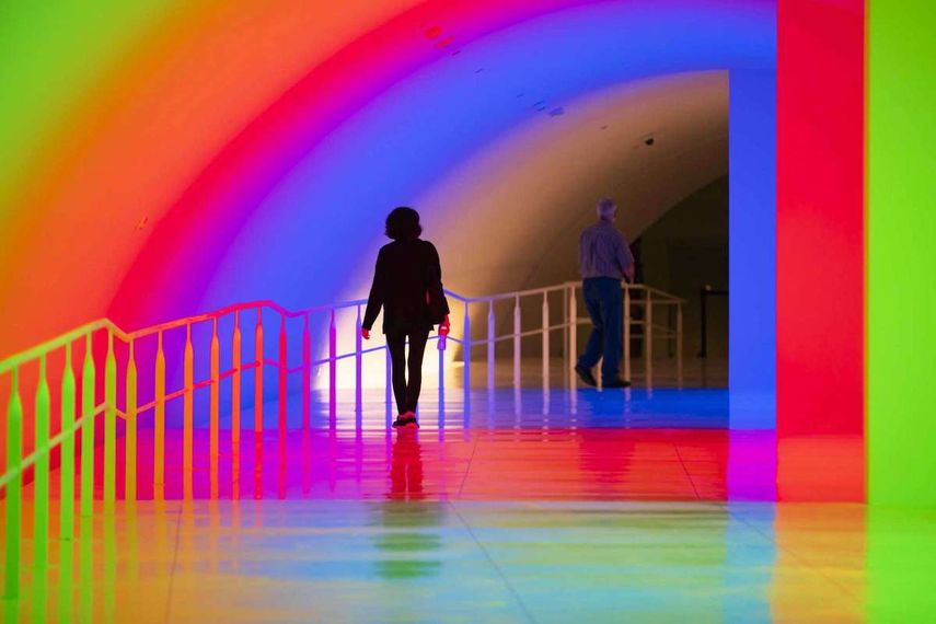 Carlos Cruz-Diez, Cromosaturación MFAH, 1965/2017. Vista de instalación en el Museum of Fine Arts Houston. © Carlos Cruz-Diez / Bridgeman Images 2021. Foto por Mark Mulligan, cortesía del Houston Chronicle.