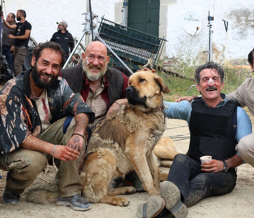 Los actores Jesús Carroza, Karra Elejalde y Luis Zahera posan durante el rodaje de la película 