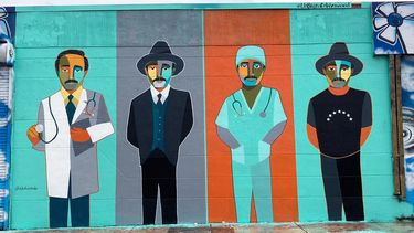 El mural Un beato en Wynwood en homenaje a el Dr. José Gregorio Hernández del artista Edo Sanabria. @edoilustrado