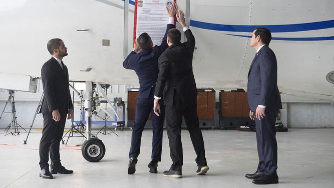El secretario de Estado, Marco Rubio, supervisó la incautación del segundo avión del régimen