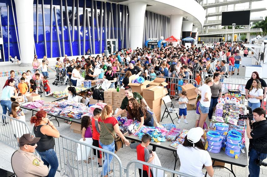 Este día especial fue posible gracias al apoyo de empresas como Spanish Broadcasting System SBS y Miami Marlins.
