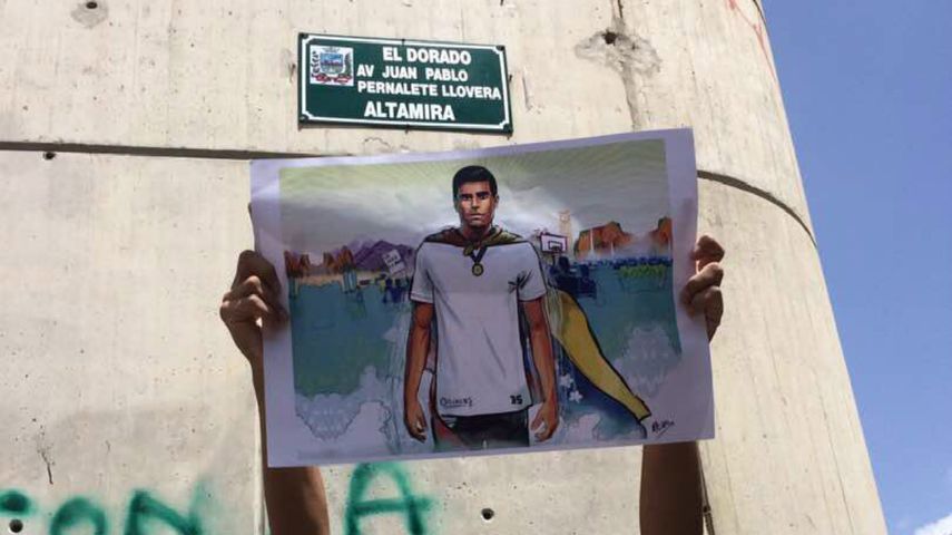 La alcaldía del municipio Chacao, localidad ubicada al este de Caracas, cambió el nombre de la avenida Ávila del sector El Dorado por Juan Pablo Pernalete Llovera.