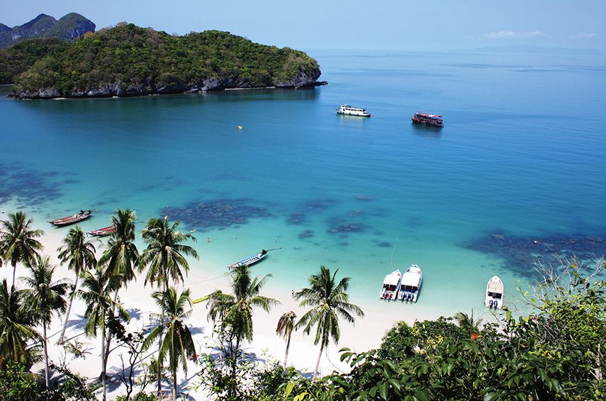 En Ko Mae Ko, uno de los tantos islotes para descansar, hay un mirador que permite disfrutar el paisaje que reina alrededor. (dpa)