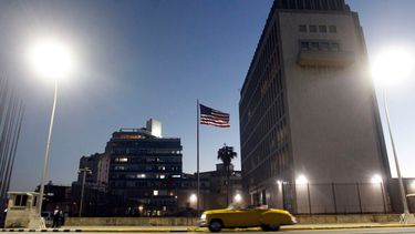 Vista del exterior de la Embajada de Estados Unidos en La Habana.