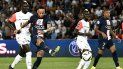 El brasileño Neymar anota uno de los dos goles ante el Montpellier, para darle el triunfo al PSG